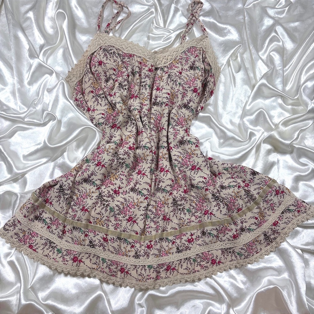 y2k Cami Top Cream Excellent Faded Glory Floral Crochet Lace Trim Velvet Ribbon